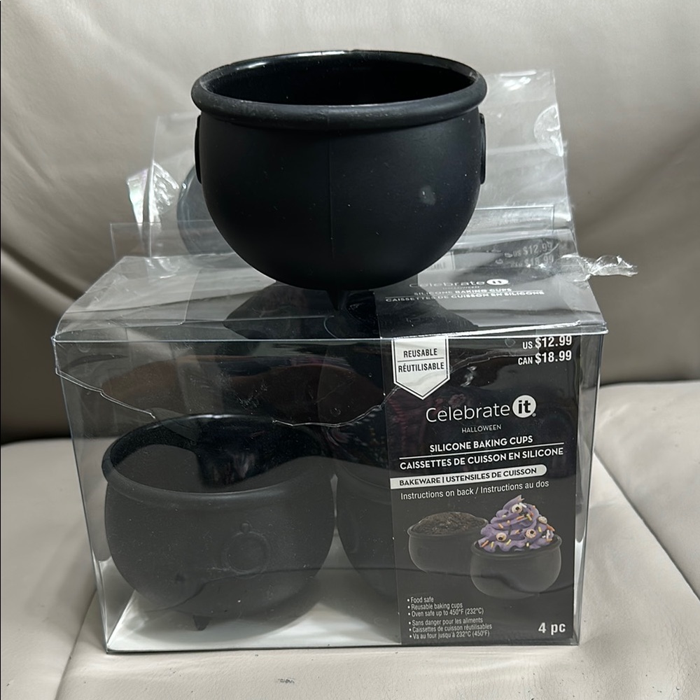 Celebrate silicon cauldron baking cups